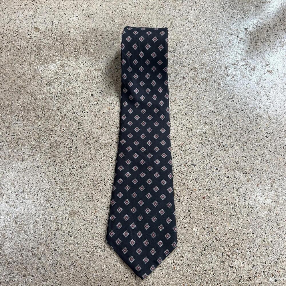 JG Hook Mens Neck Tie 100% Silk  Black , Oval Crests Geometric USA Made